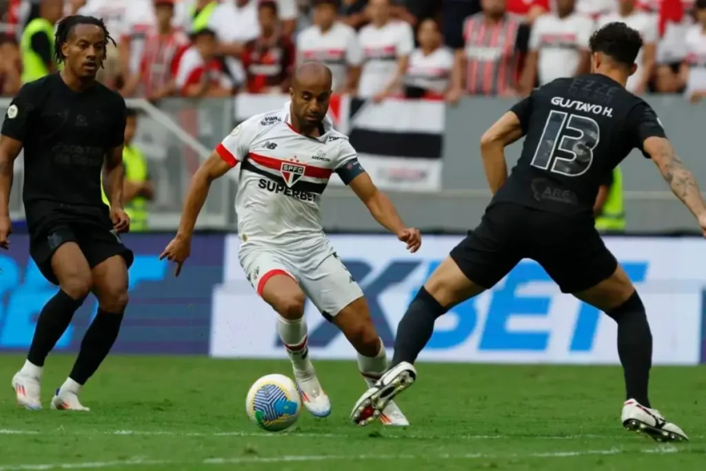 Lucas Moura em jogo contra o corinthians no dia 29/09/2024